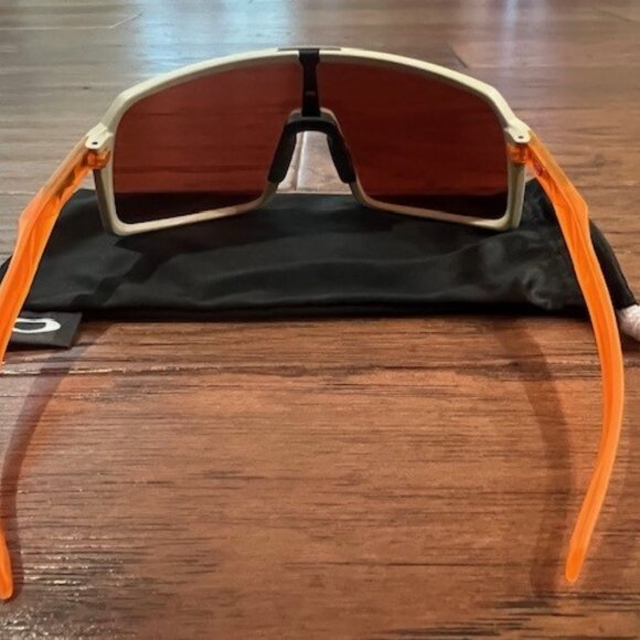 NWOT Oakley Sutro Latitude Collection - Picture 3 of 7